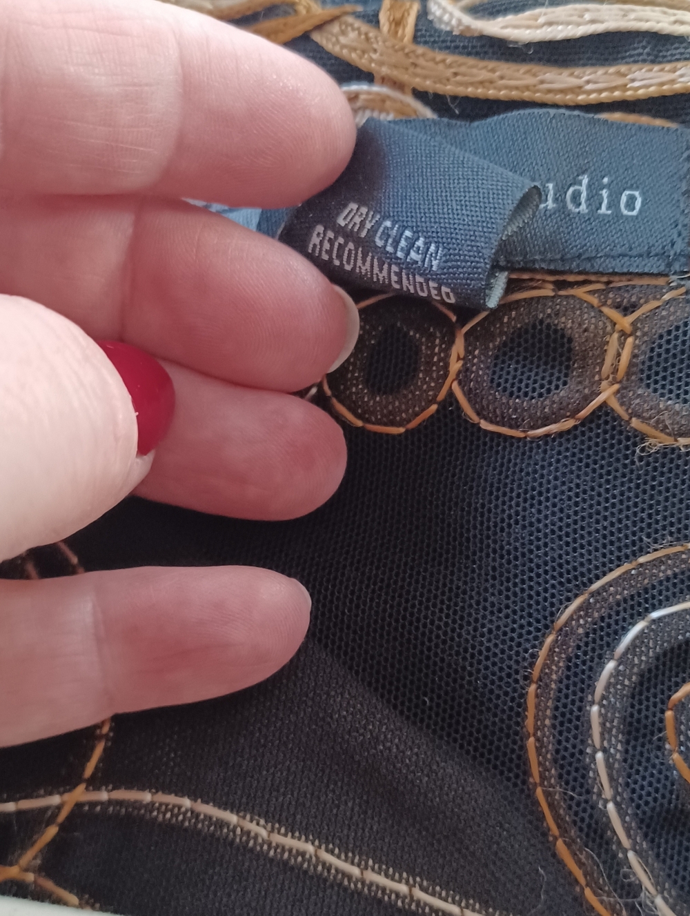 Beautiful And Unique Ribbon Embroidered (?) Jacket - Picture 4 of 7